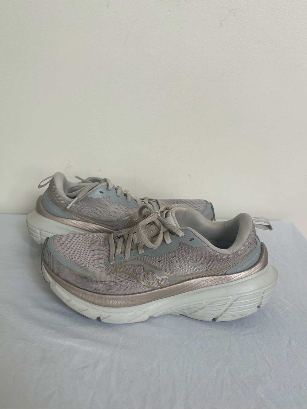 Saucony Guide 18 Size 8 Eu 39 Womens Sneakers Oat Quartz shoes running